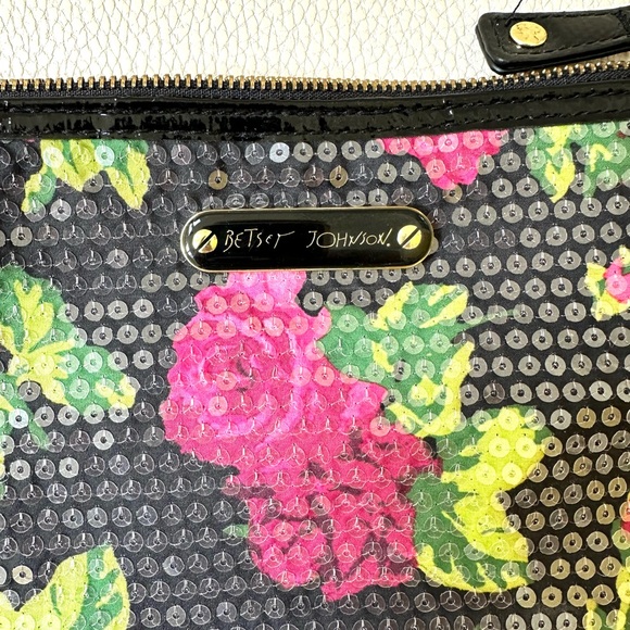 Betsy Johnson NWOT Betsyville Floral Rose 🌹 Small purse / Bag / Makeup - Picture 7 of 8